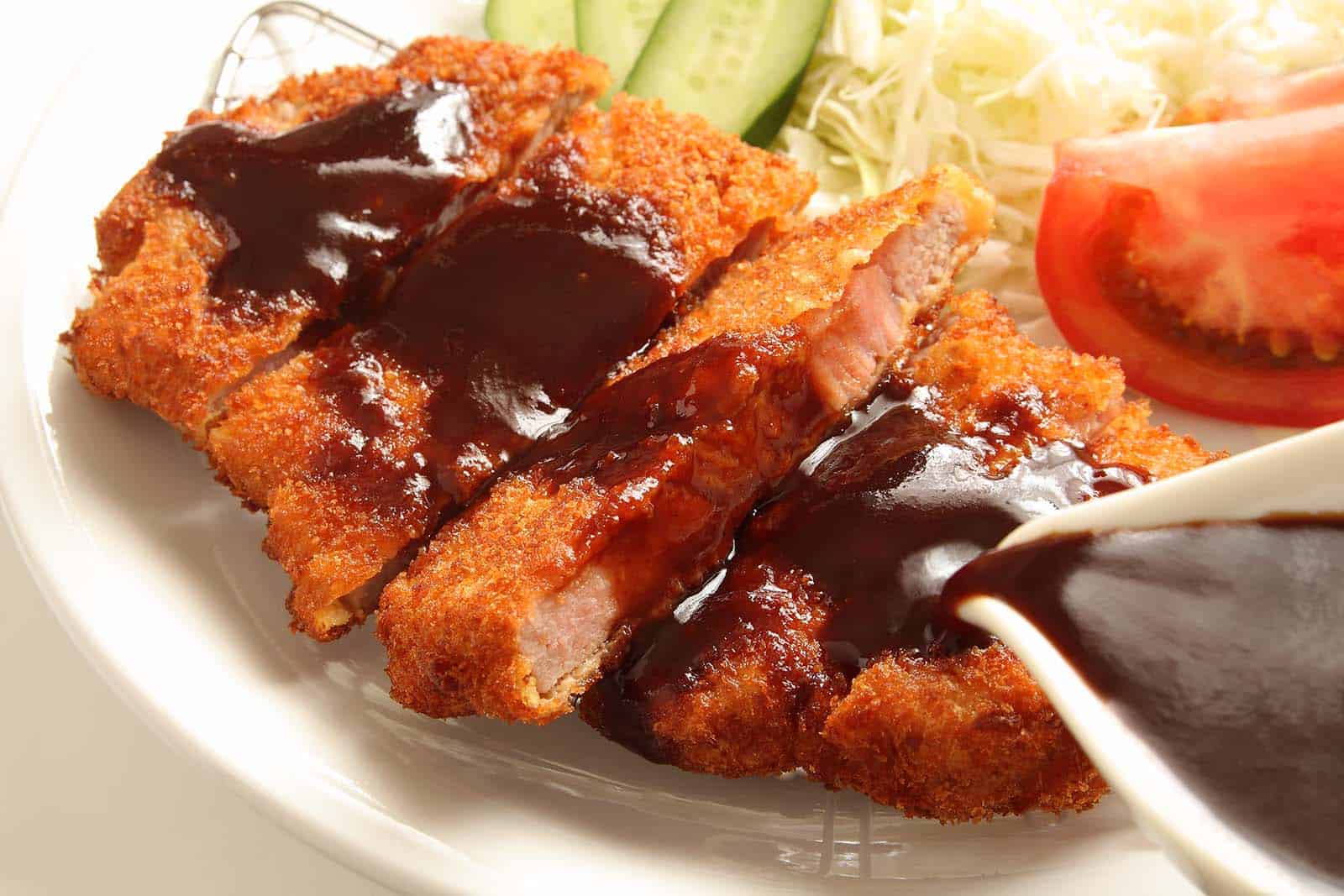 Tonkatsu ja Yōshokun monet kasvot.