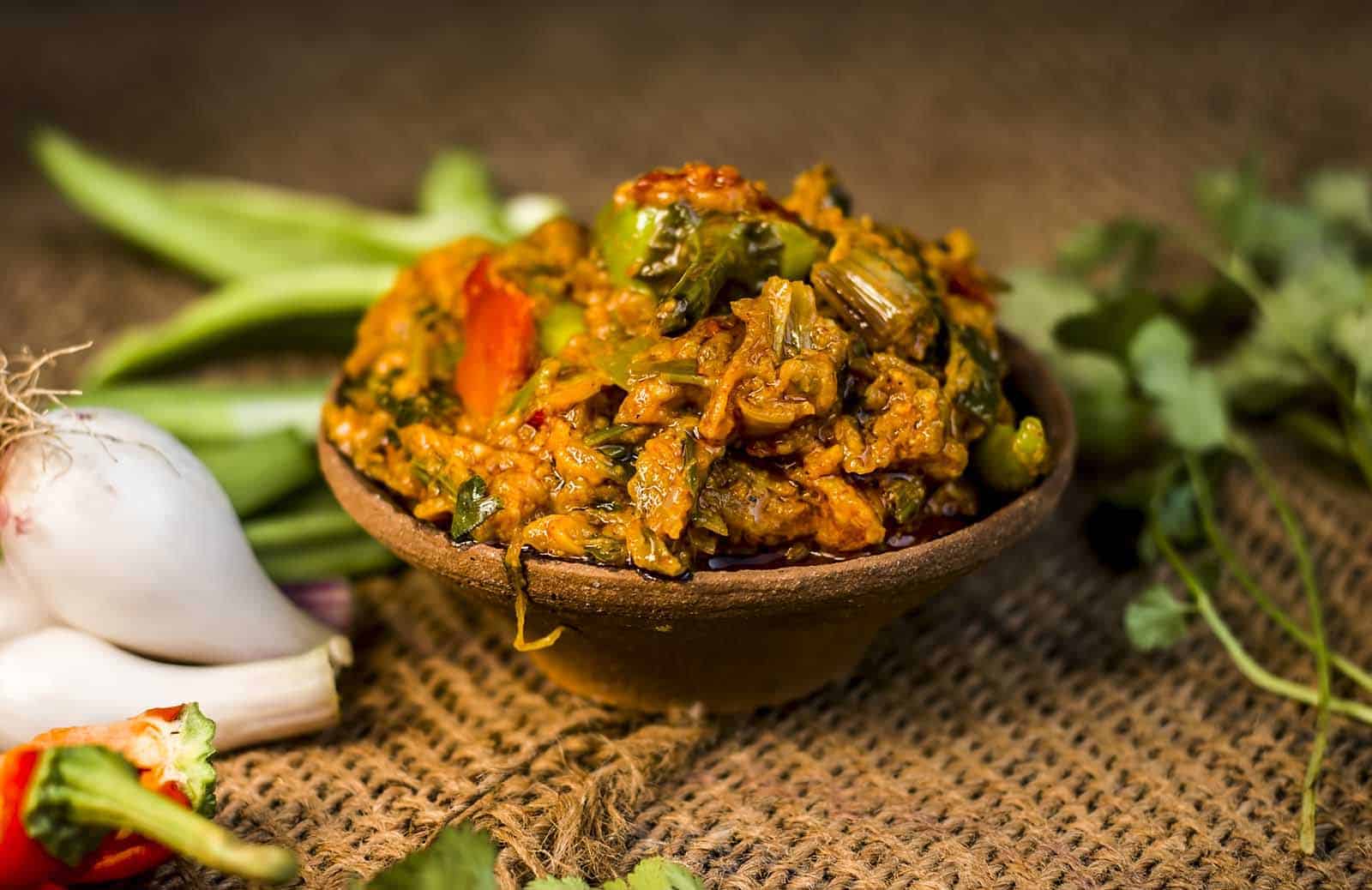 Baingan bharta. Koko Intian rakastama grilliruoka.