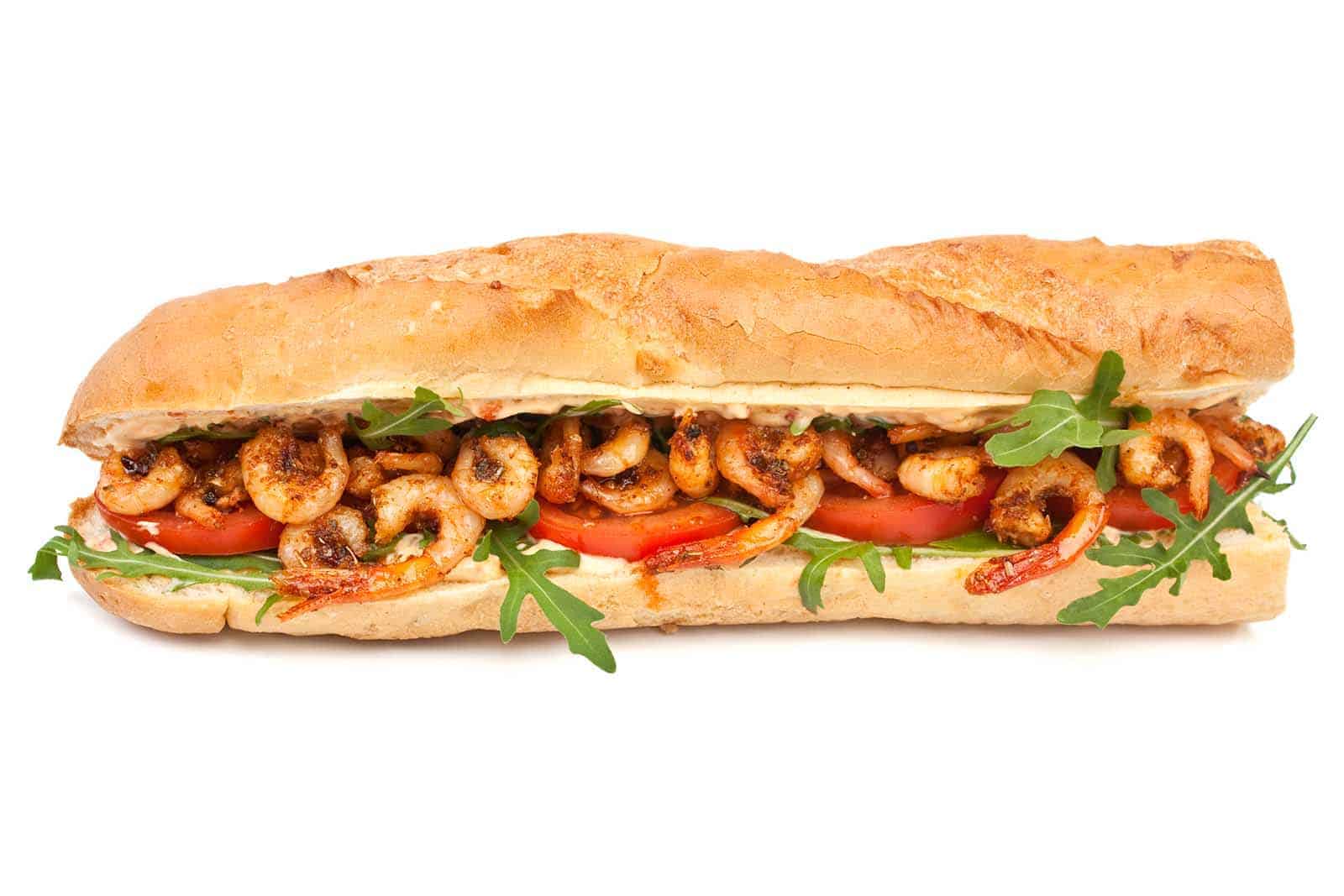 Po’boy-leivät eli ’Poikapolot’ jättikatkaravuilla.