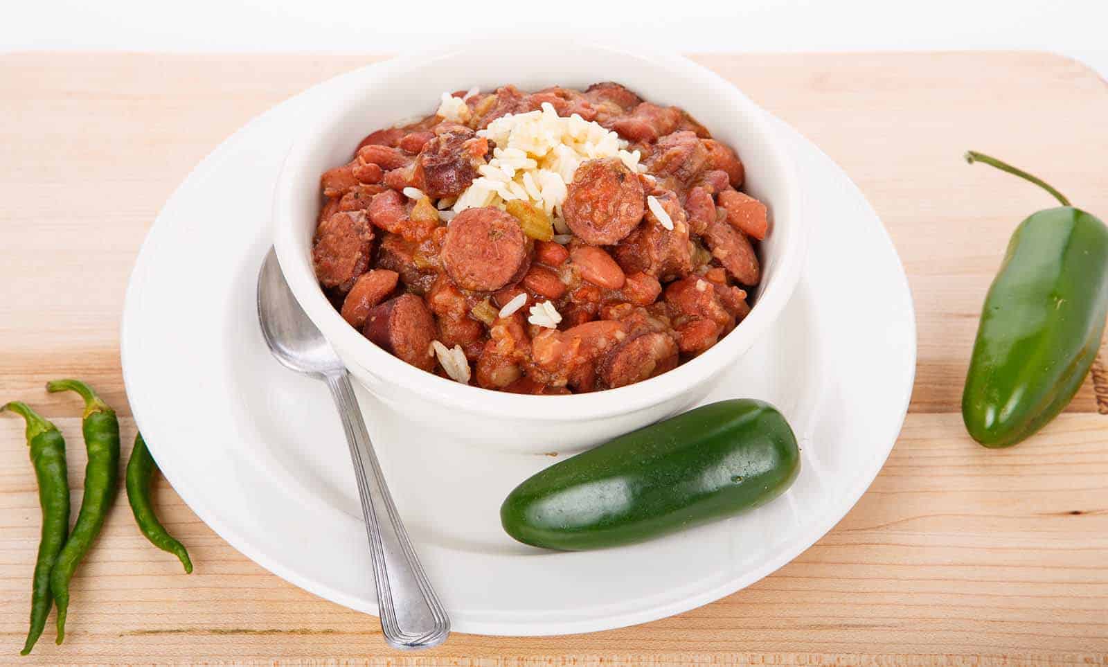 Red beans and rice. Cajun-mamman arkiruokaa.
