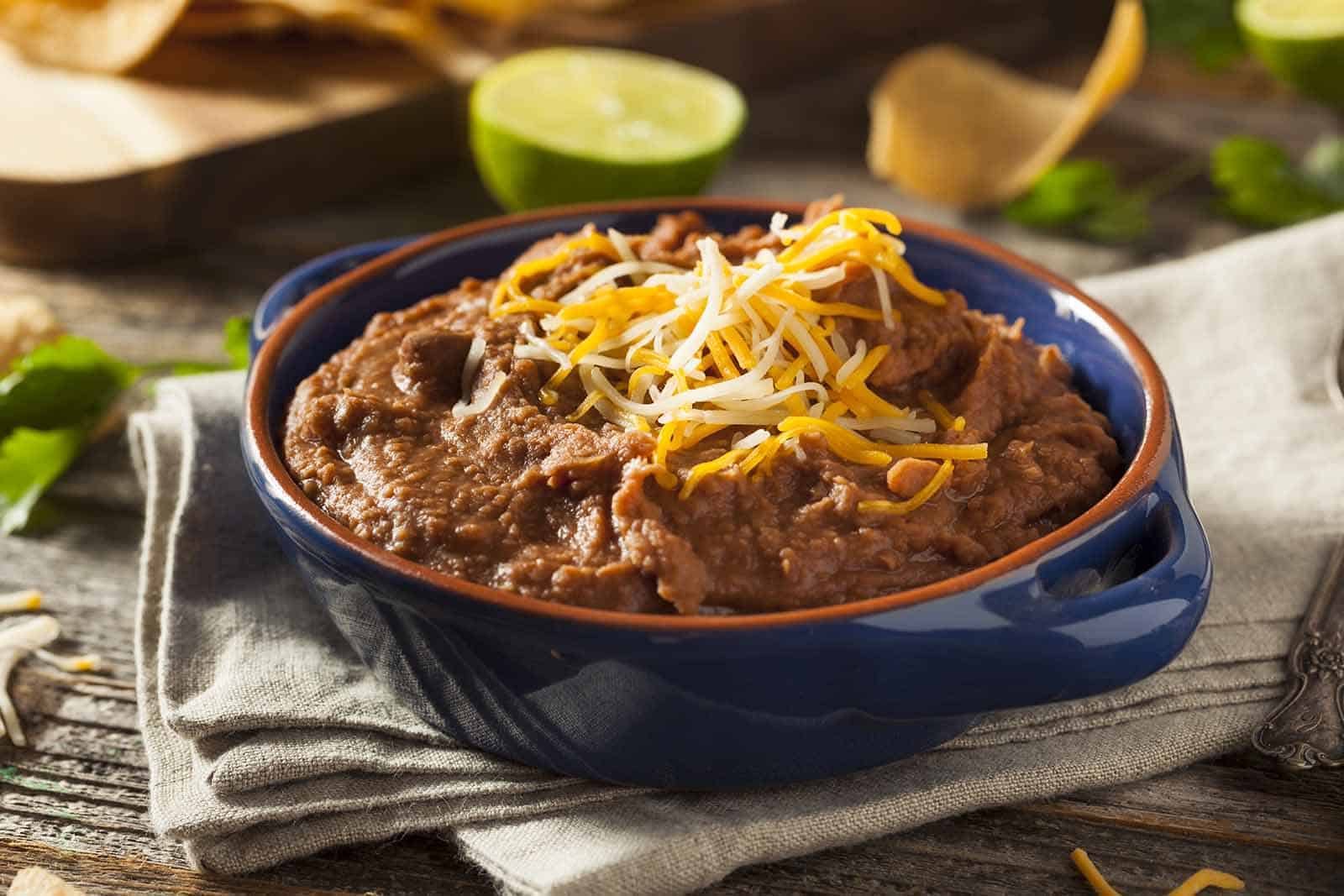 Frijoles refritos – Miten niin uudelleenpaistettuja papuja?