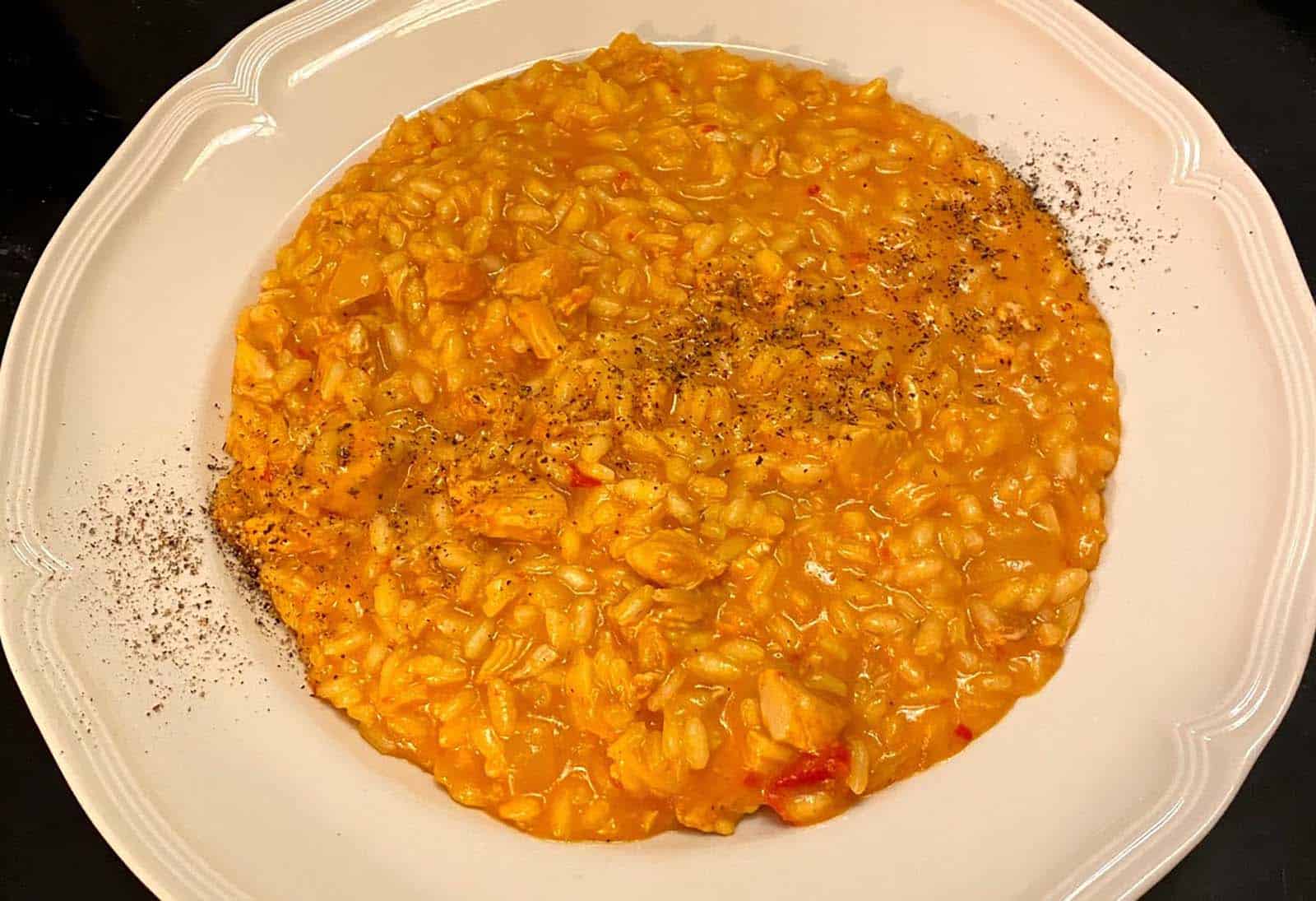 Risotto kanalla ja paprikalla vie kielen mennessään