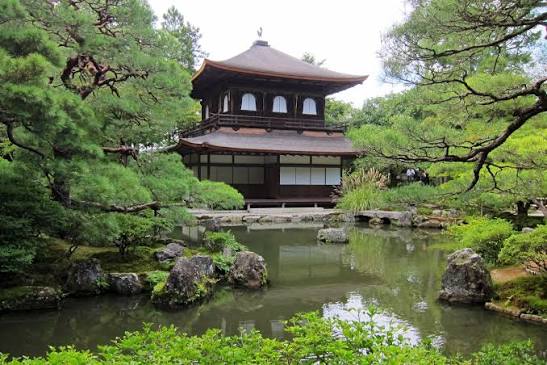 Ginkaku-jin puutarhan tunnelma